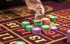 Pak Club casino presented on mobile device in Pakistan with slots and live games